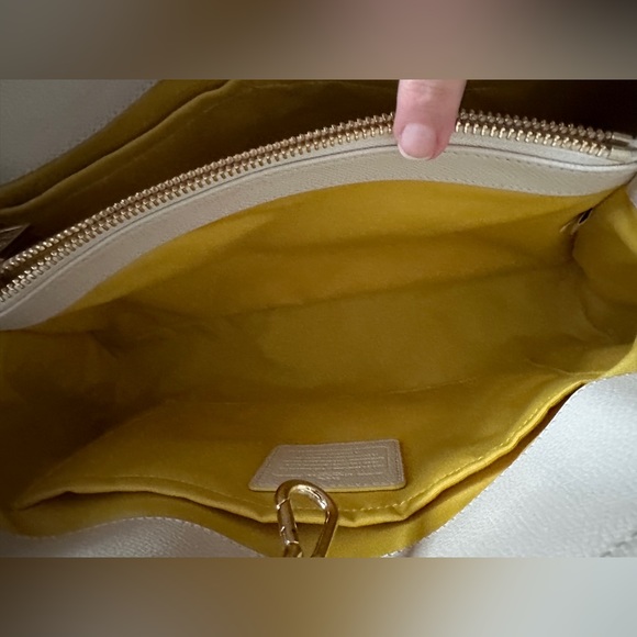 COACH MARGOT CARRYALL IN BICOLOR CROSSGRAIN LEATHER - Picture 8 of 12